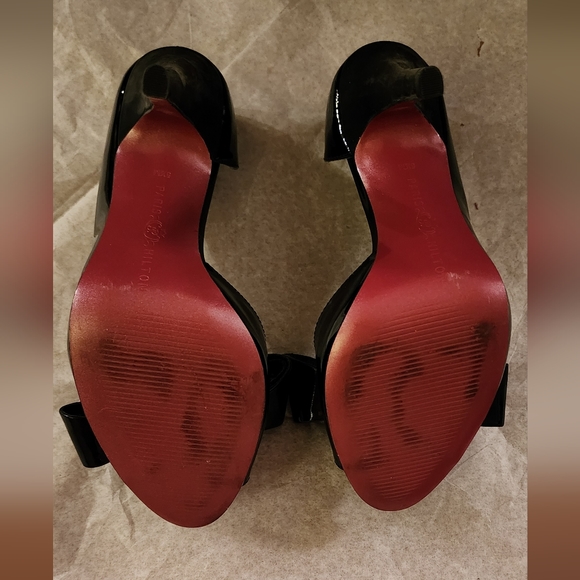 Pairs Hilton Patent Leather Bow Pumps - Picture 4 of 9